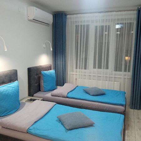 Апартаменты Weekend Inn Oujhorod Extérieur photo